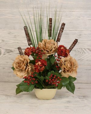 Композиция-сухоцвет с розами