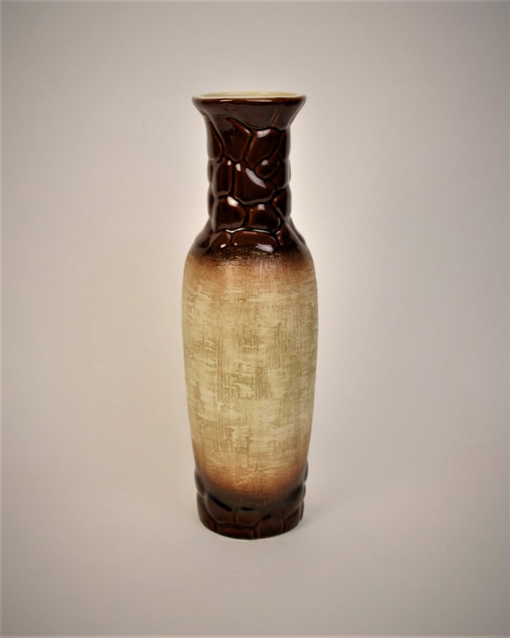 Керамическая настольная ваза