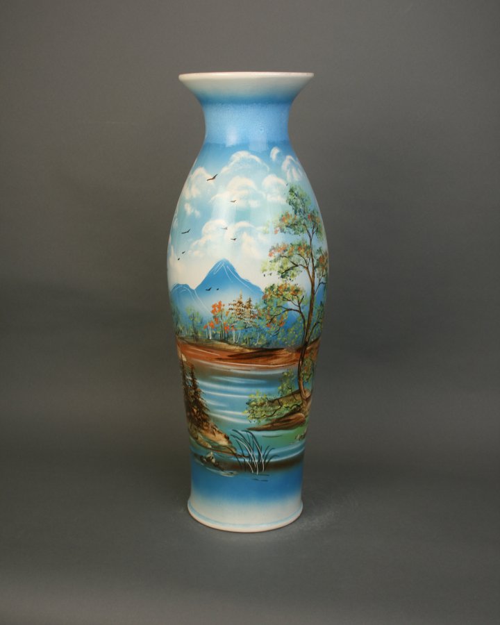 Напольная ваза из керамики