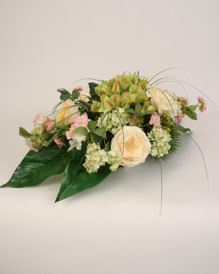 Композиция микс с розами