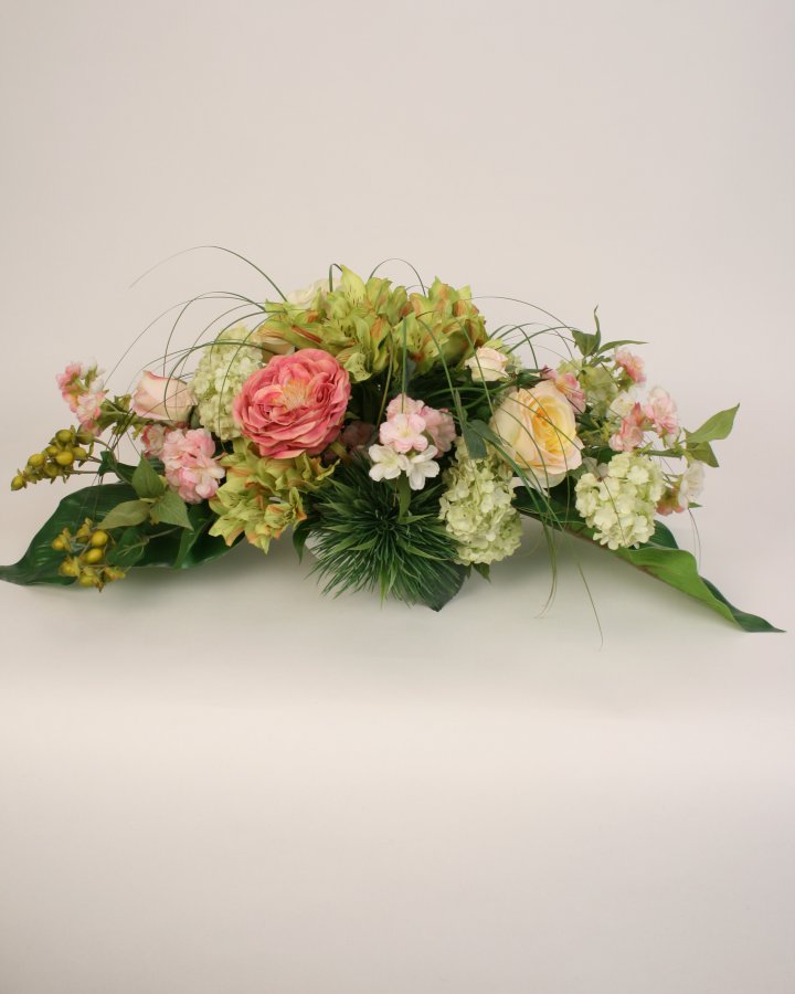 Композиция микс с розами