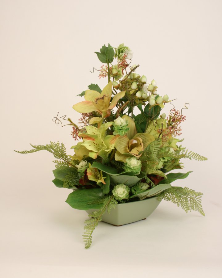 Композиция с цимбидиумом