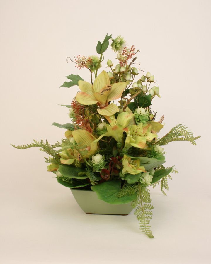 Композиция с цимбидиумом